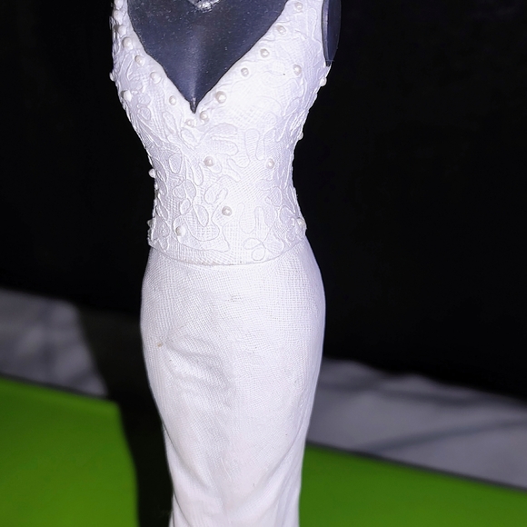 Neiman Marcus Collection of 4 dress forms 5 inches - Picture 3 of 6